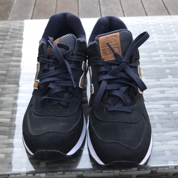 New balance shoes - Picture 2 of 4